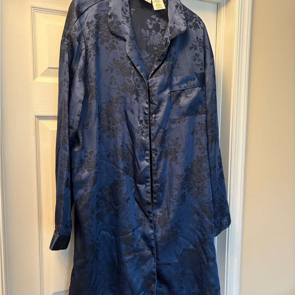 Beautiful Navy & Black Floral Secret Treasures Nightgown 2X